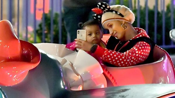 Το διαφορετικό πρόσωπο της Cardi B - Make up free στη Disneyland