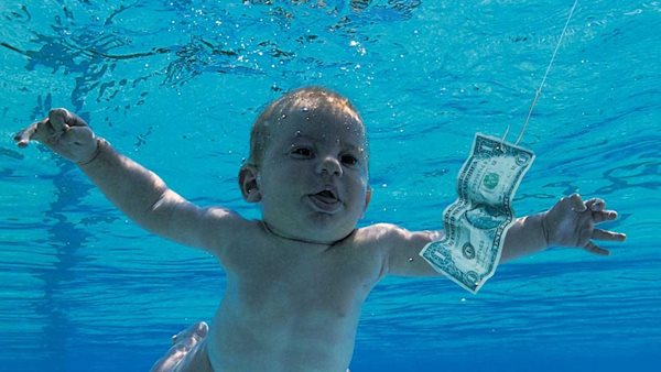 Nirvana - Το διάσημο μωρό στο εξώφυλλο του "Nevermind" μηνύει το συγκρότημα