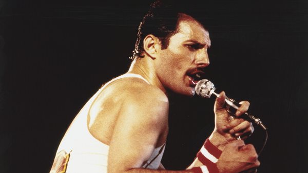 Brian May: "Ήταν ό,τι καλύτερο να γράφω για τον Freddie"