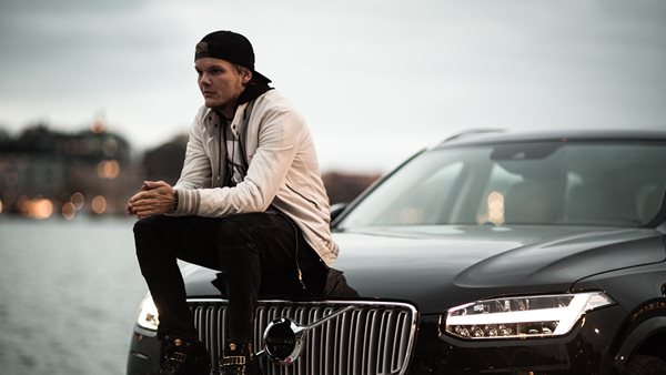 "TIM": Κυκλοφορεί σύντομα το τελευταίο album που ετοίμαζε ο Avicii πριν το θάνατό του