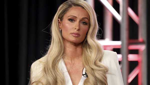 Paris Hilton - Ετοιμάζει τα απομνημονεύματά της
