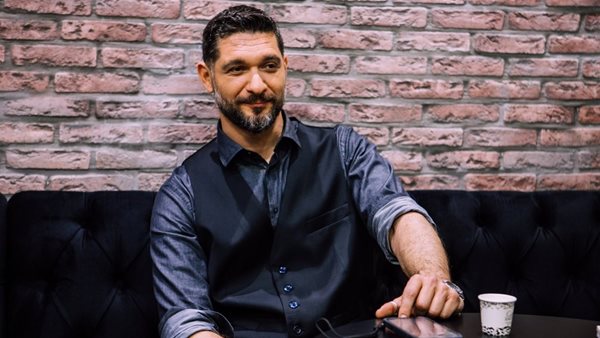 Πάνος Ιωαννίδης: "Αλλάζω πάνες και φτιάχνω πολύ γρήγορα το γάλα του μωρού"