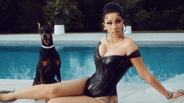 Η Cardi B εξηγεί γιατί ποτέ δεν είχε νταντά ως βοήθεια στο μεγάλωμα της Kulture