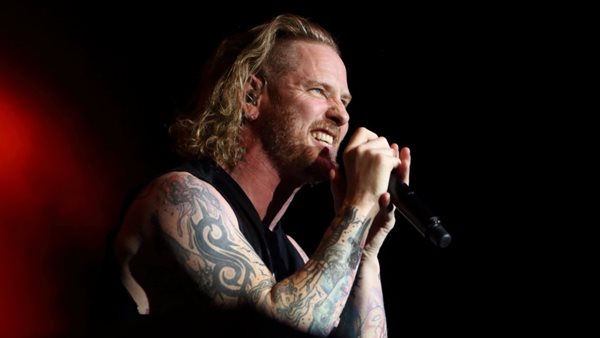 Ο Corey Taylor τα βάζει με τις streaming υπηρεσίες