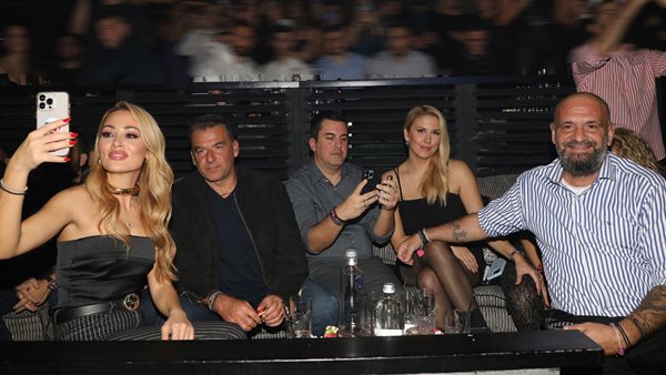 Δείτε ποιοί διασκέδασαν με τον Νίκο Οικονομόπουλο!