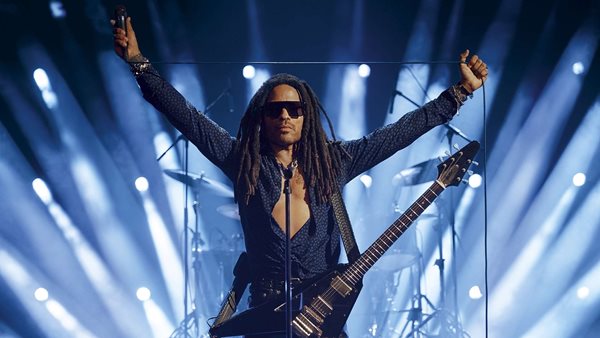 O Lenny Kravitz είναι πιο ελεύθερος από ποτέ