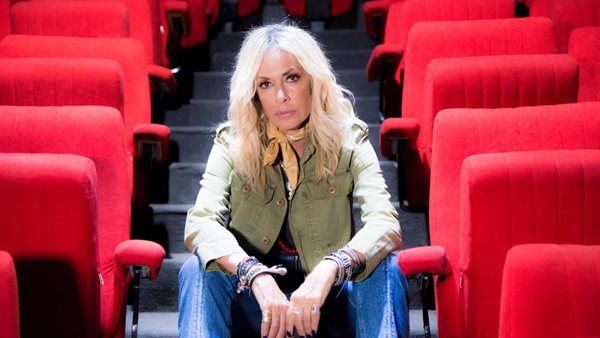 Άννα Βίσση - Ευχήθηκε "χρόνια πολλά" στη Σοφία Καρβέλα με τους στίχους τραγουδιού