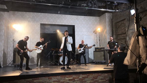 Θοδωρής Φέρρης - Backstage φωτογραφίες από τα γυρίσματα του νέου του music video