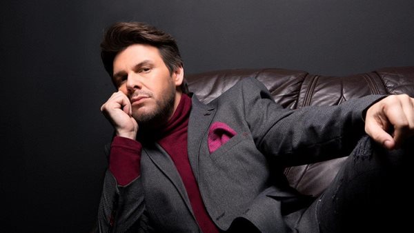 Ποιο τραγούδι έκανε επιτυχία ο Νίκος Οικονομόπουλος ενώ είχε γραφτεί για τον Πάνο Κιάμο;