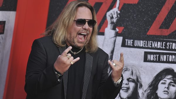O Vince Neil των Mötley Crüe υπεβλήθη σε χειρουργείο για τη νόσο Viking