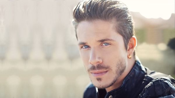 "Δύο Ζωές": Στην κορυφή η τελευταία επιτυχία του Νίκου Οικονομόπουλου