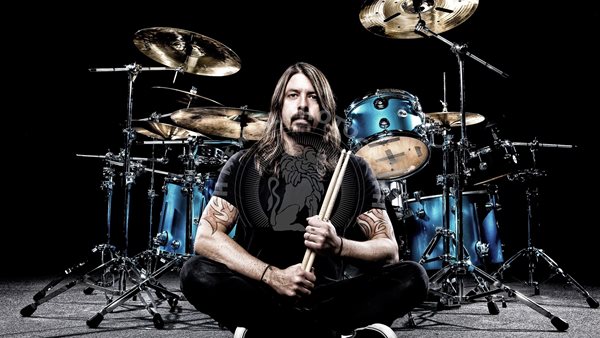 Ο Dave Grohl κρίνει το Nirvana livestream του Post Malone