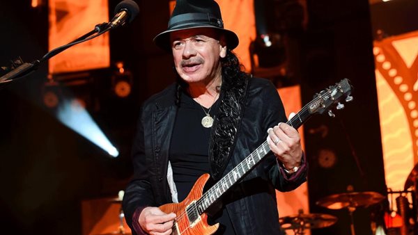Κατέρρευσε on stage ο Carlos Santana