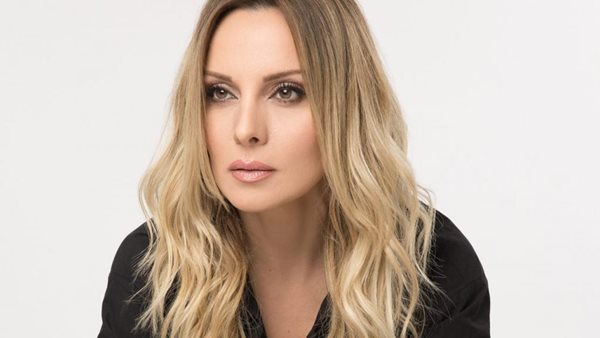 Πέγκυ Ζήνα: "Εάν δεν ήταν ο Γιώργος Λύρας, θα άνοιγα ακόμα πρόγραμμα"