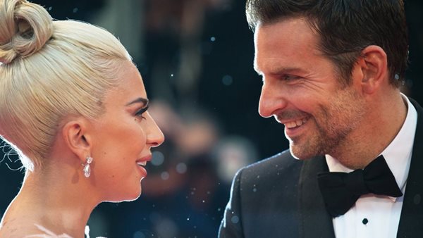 Lady Gaga – Bradley Cooper: Το σημάδι από το κραγιόν της στα χείλη του