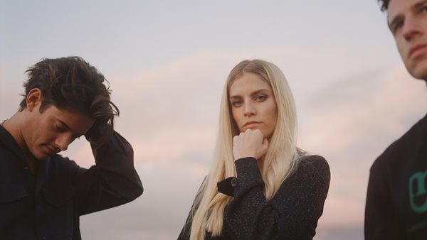 Release Athens 2022 - Οι London Grammar στην Πλατεία Νερού