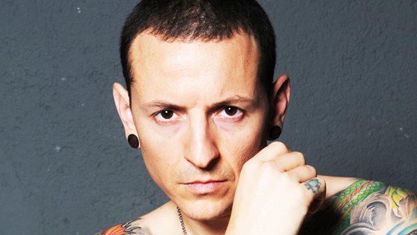 Ο Chester Bennington σε ένα αδημοσίευτο cover των Nirvana