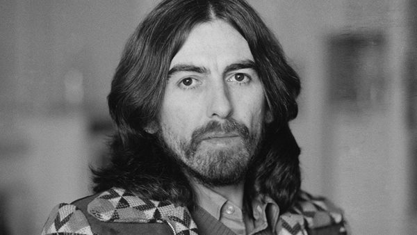 George Harrison - Οι αναρτήσεις των McCartney και Starr για την 20ή επέτειο από τον θάνατό του