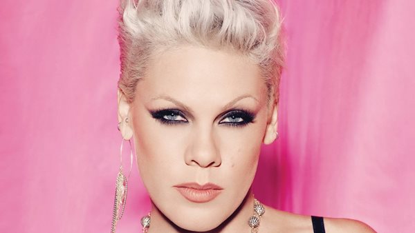 P!nk - Μετανιώνει που στήριξε περισσότερο τη Britney Spears