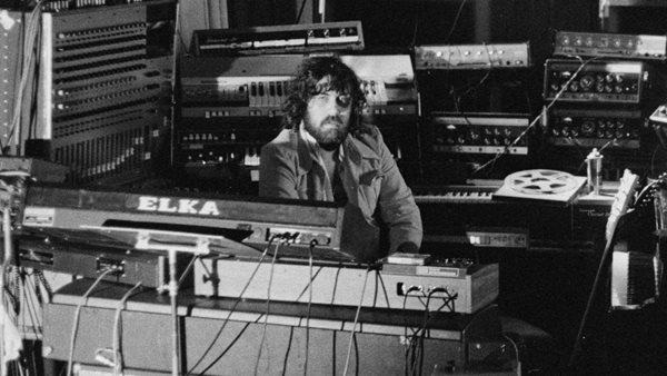 O Vangelis κατέκτησε τον Παράδεισο με τα πλήκτρα του