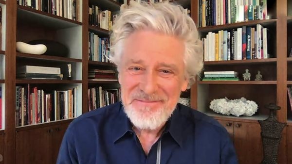 Ο Adam Clayton "ανοίγεται" για θέματα ψυχικής υγείας εν μέσω απομόνωσης