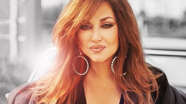 Καίτη Γαρμπή - Η γενέθλια υπερπαραγωγική τούρτα