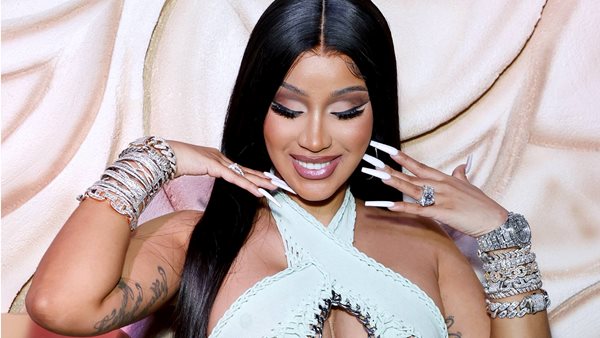 Η Cardi B πόσταρε το πιο διασκεδαστικό tutorial βίντεο πάνας