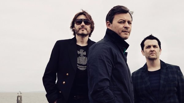Ακούστε το νέο single των Manic Street Preachers με τίτλο "Decline & Fall"