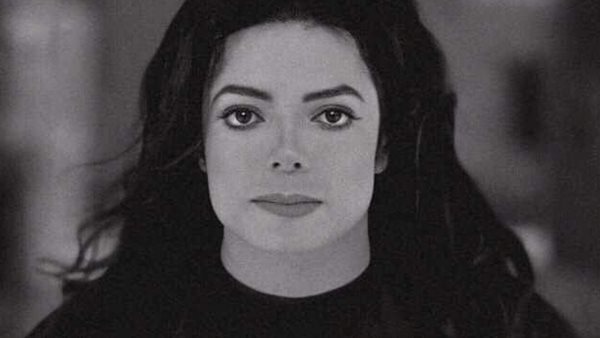 "Michael" - 3 τραγούδια της συλλογής του Michael Jackson αφαιρέθηκαν από τις streaming πλατφόρμες