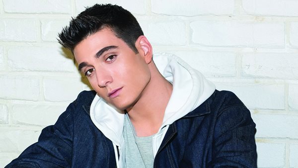 Γιώργος Κακοσαίος: Το δισκογραφικό του ντεμπούτο με το single "Ψέματα"