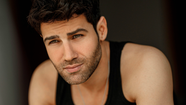 Πέτρος Ιακωβίδης - Η απολαυστική φάρσα στη Νατάσα Θεοδωρίδου