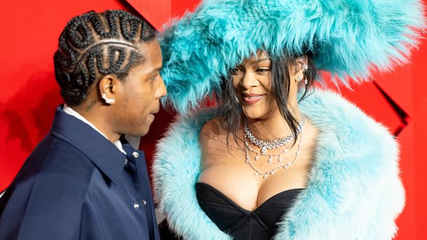 Δείτε την εμφάνιση της Rihanna και του Asap Rocky.