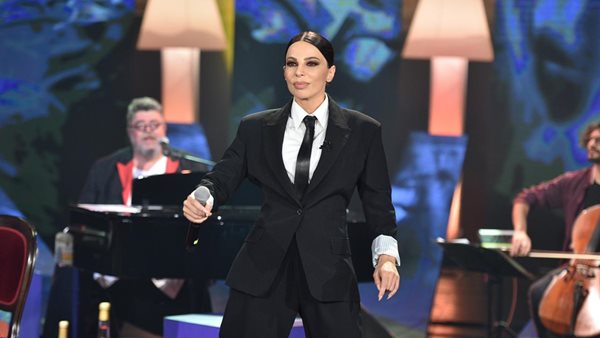 Κέλλυ Κελεκίδου - "Μάγεψε" στο πλευρό του Σταμάτη Κραουνάκη