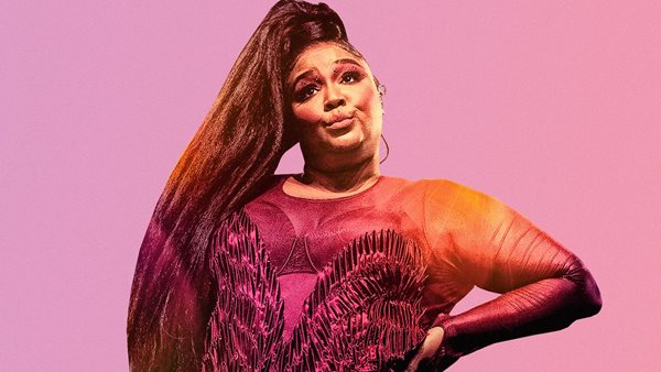 Η Lizzo δοκιμάζει το πιο περίεργο food trend του TikTok