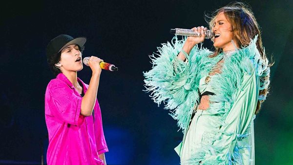 Jennifer Lopez - Χρησιμοποίησε on stage τα καινούρια pronouns για το παιδί της, Emme