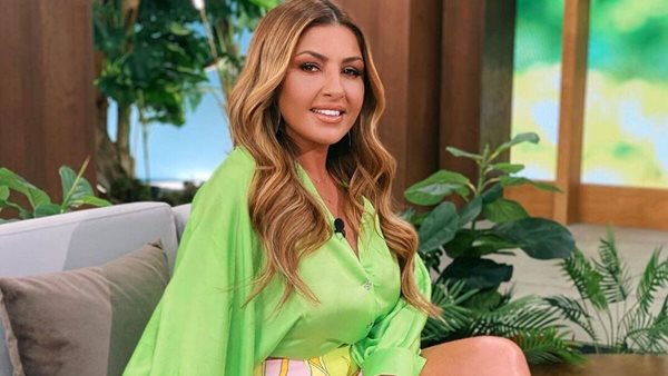 Έλενα Παπαρίζου για "The Voice": "Δεν παύει να μου λείπει η Ελεωνόρα Ζουγανέλη"