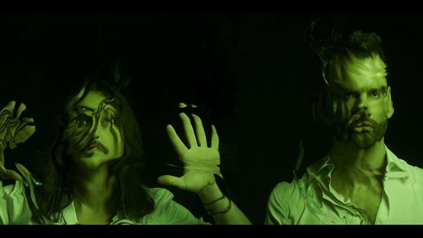 Placebo - Το lyric video στα ελληνικά για το νέο single "Beautiful James"