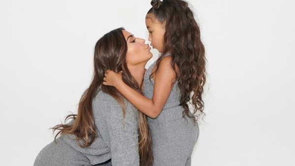 Kim Kardashian - Απέκτησε κοινό λογαριασμό TikTok με την κόρη της North