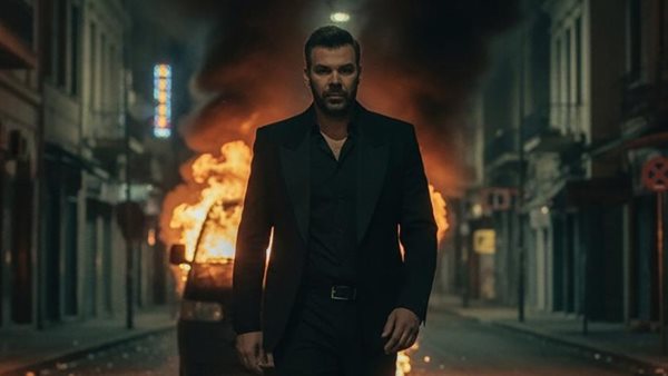 Ο Γιώργος Σαμπάνης ερμηνεύει το "Προς Το Παρόν".