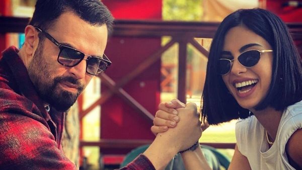 Γιώργος Παπαδόπουλος & Γαλάτεια Βασιλειάδη - Βραδινή βόλτα λίγο πριν γίνουν για δεύτερη φορά γονείς