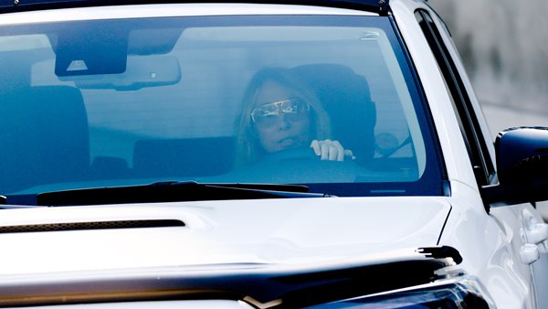 "Οικογενειακό δράμα" με την μητέρα της Miley Cyrus.