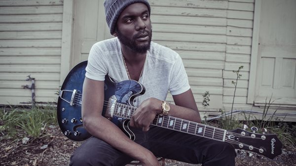 Gary Clark Jr.: "Αισθάνομαι πως κάθε φορά που βγαίνω από το σπίτι μου, μπορεί να πεθάνω"