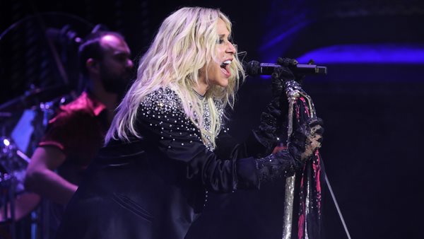 Ακούστε το καινούριο τραγούδι της Άννας Βίσση, "Χρυσόψαρα"