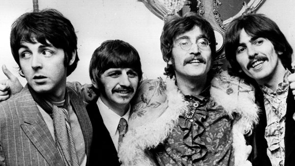 Ο Brian May θεωρεί πως οι Beatles αξίζουν μία βιογραφία στο ύφος του "Bohemian Rhapsody"