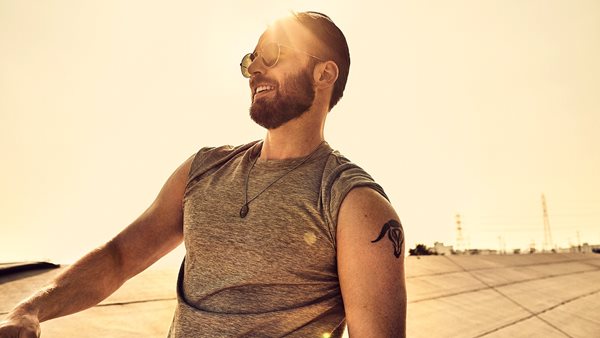 Chris Evans - Πόσταρε κατά λάθος τα... προσόντα του στα social media