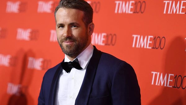 Η άνω τελεία του Ryan Reynolds στο Χόλιγουντ