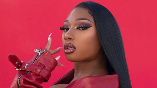 Megan Thee Stallion & Beyoncé έπιασαν κορυφή με το "Savage"