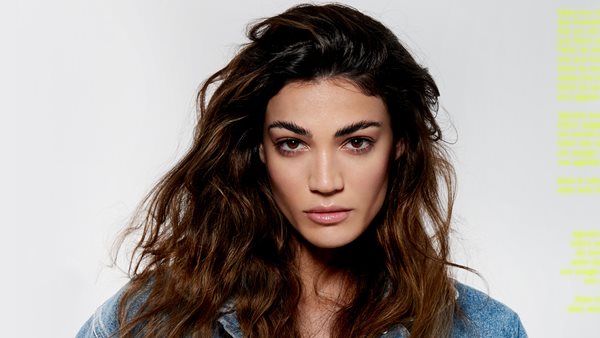 "Αγοράκι Μου" - Η Ήβη Αδάμου μας χαρίζει ακόμα μία επιτυχία