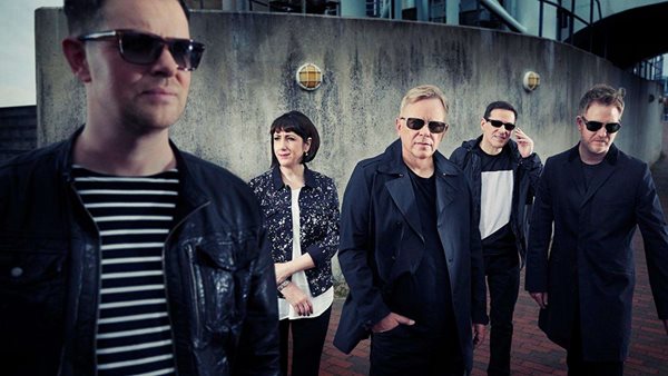 New Order: Pop μελωδίες, ηλεκτρονικά beats και η τρέλα του Madchester