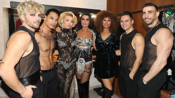 Φαντασμαγορικό cabaret celebration show στο "Parfait Athens"